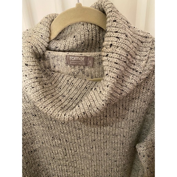 Cropped Sweater w/ Zipper Detail (LF Boutique) - Picture 4 of 5